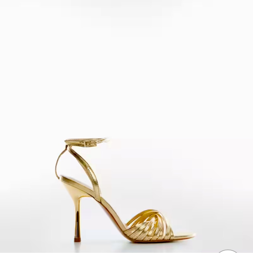 Strappy heeled sandal